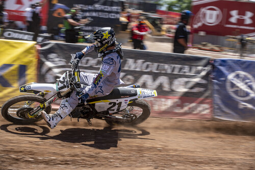 Jason Anderson riding a motocross in race