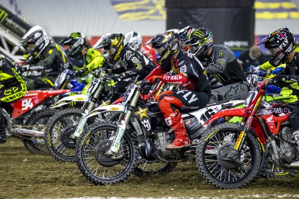 Start of race at Indianapolis Supercross